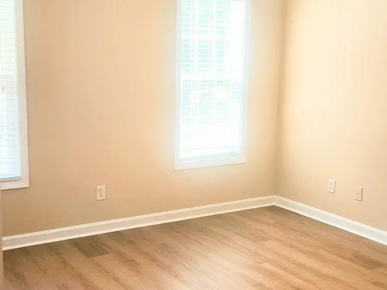 6001 Mullens Dr — Photo 8