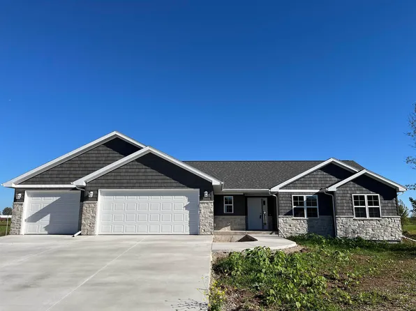 1625 Caroline Dr, New London, WI 54961