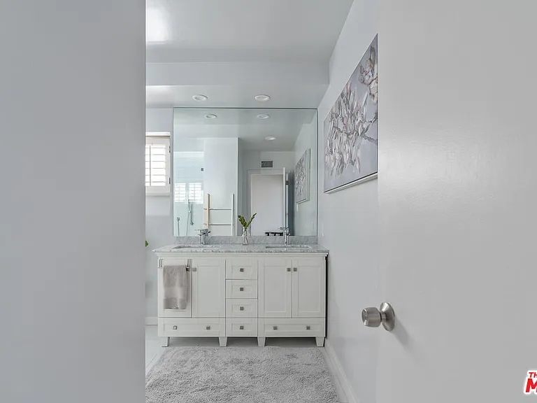 4246 S Cloverdale Ave — Photo 21