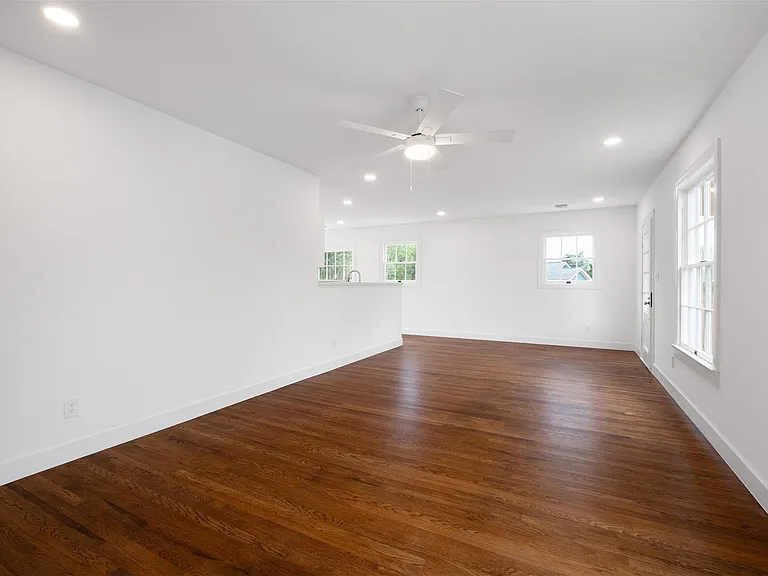 247 Foothill Rd — Photo 12