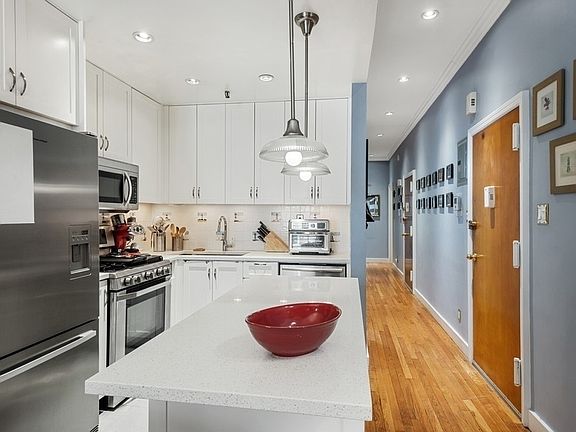 4th image of 7 W 95th St #4FR