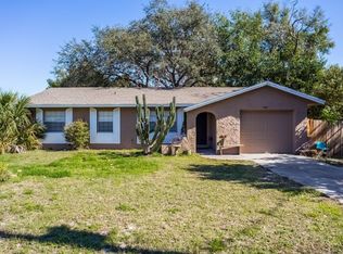 990 Vincent Dr, Mount Dora, FL 32757