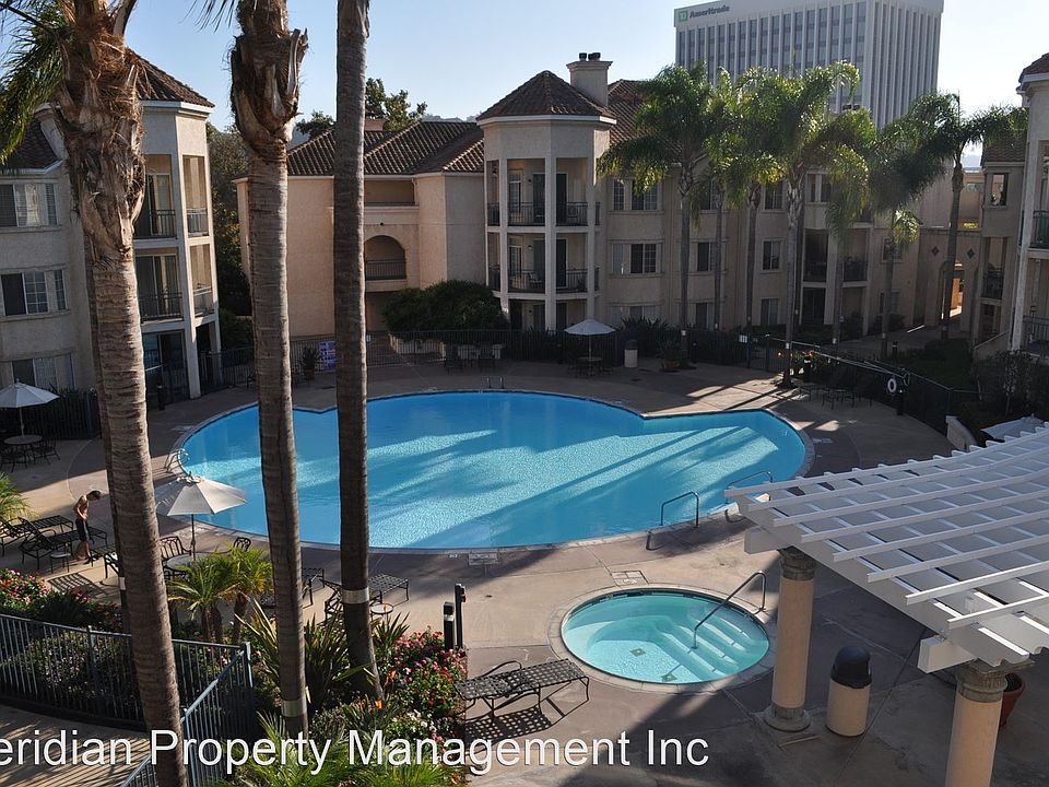 1st image of 580 Camino De La Reina Unit 328