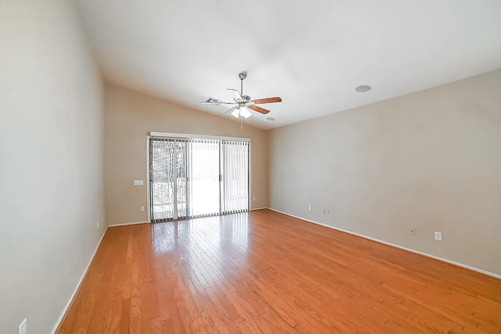 3 bed, 2.0 bath, 1659 sqft, $2,495 — Photo 3
