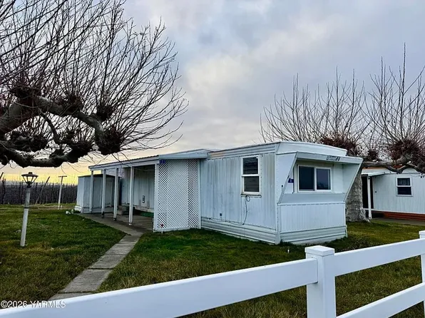 Coe Road Mobile Home Court, 201 Coe Rd #I, Wapato, WA 98951