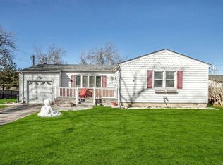 43 Shaw Ave, Islip, NY 11751