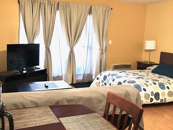 4th image of 22100 Burbank Blvd Unit 131