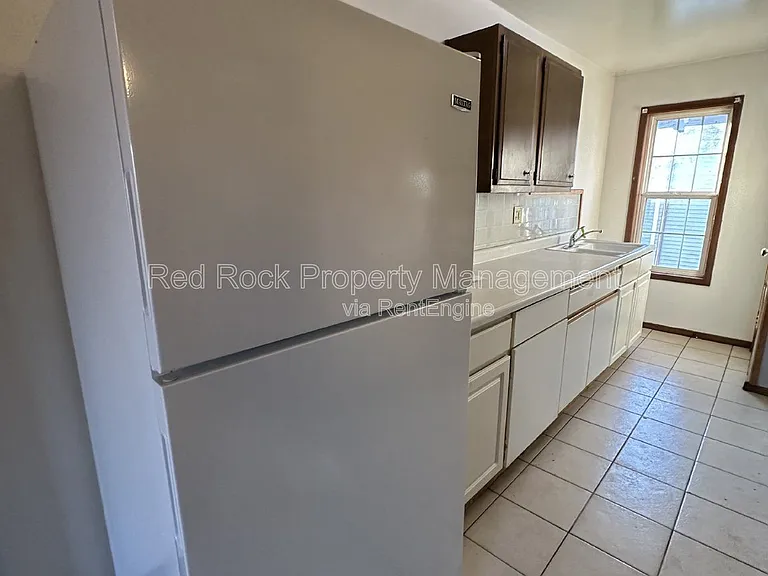 320 Highland Ave — Photo 9