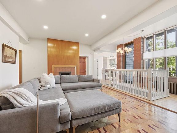 5th image of 2701 Dupont Ave S APT 1