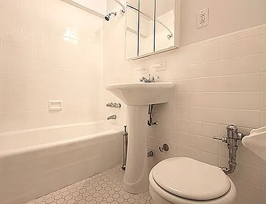 Rented by SW Queens Mezzanine | media 2