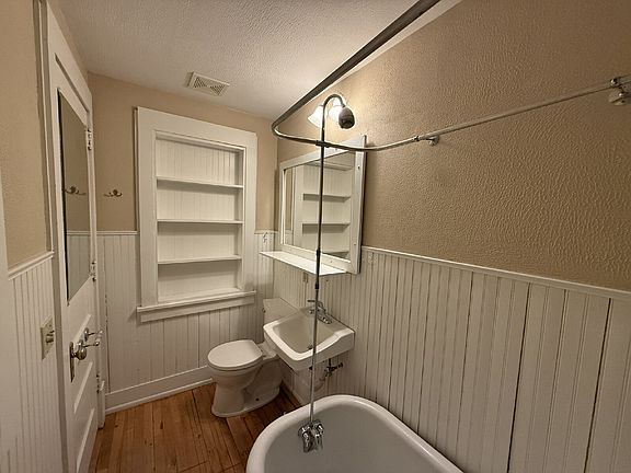 2nd image of 2000-2002 Dupont Ave S #5