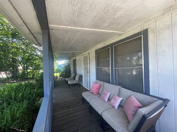 2nd image of 611 Crestside Dr