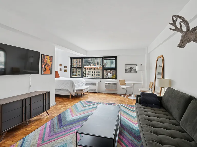 335 E 51st St #10F — Photo 3