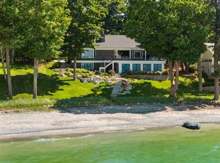 14605 Park Ave, Charlevoix, MI 49720