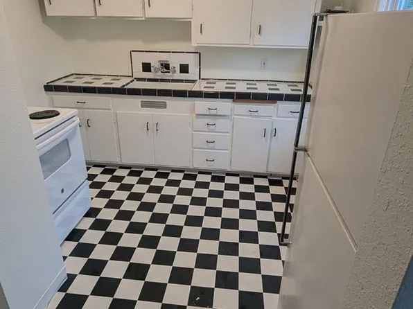 #281 Condon Court Apartments, 1308 SE 36th Ave #281-05, Portland, OR 97214