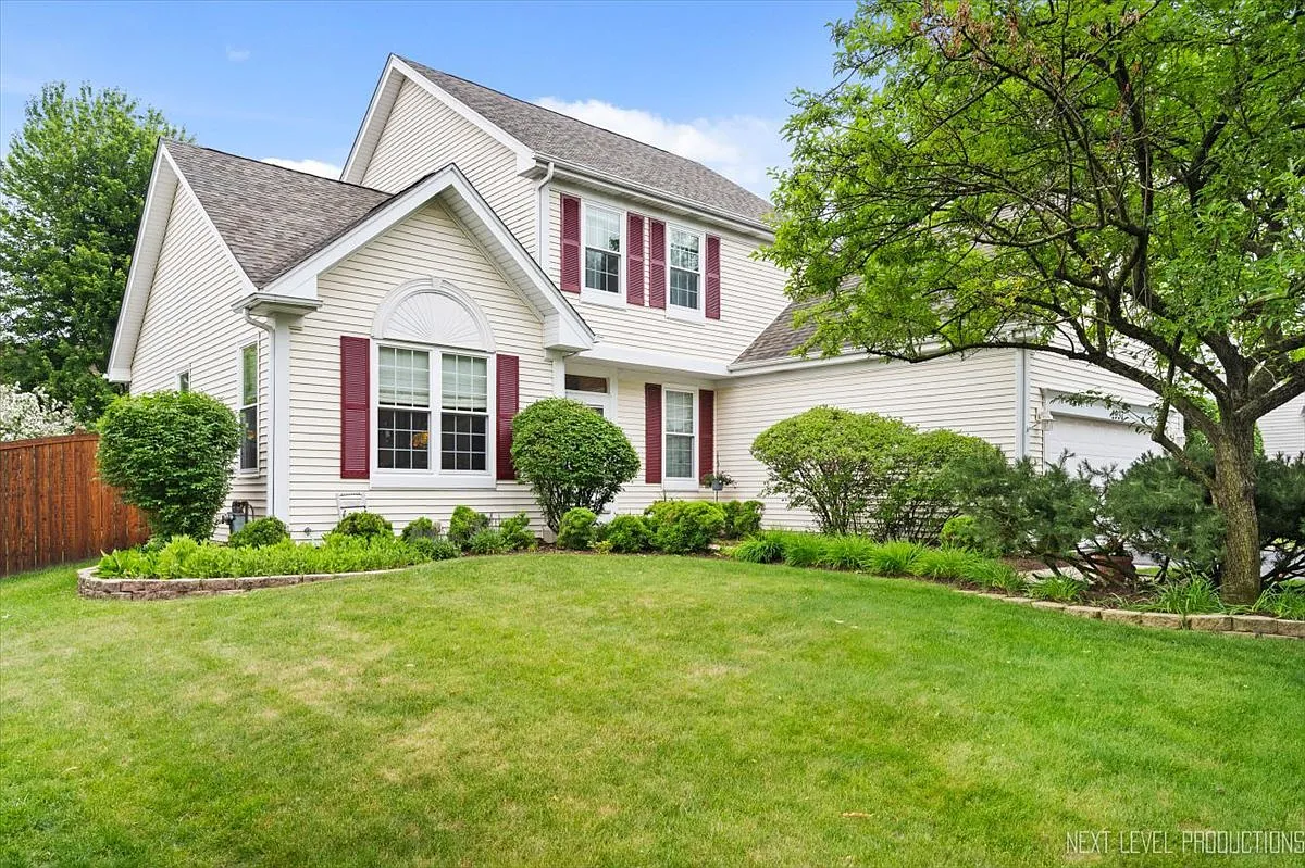 2937 Arbor Ln photo 1