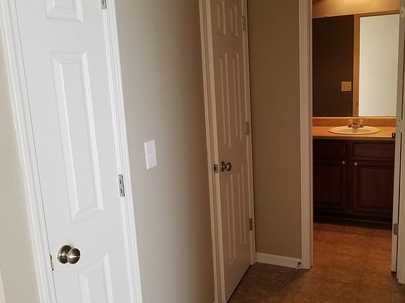 2nd image of 5525 Crest Dr