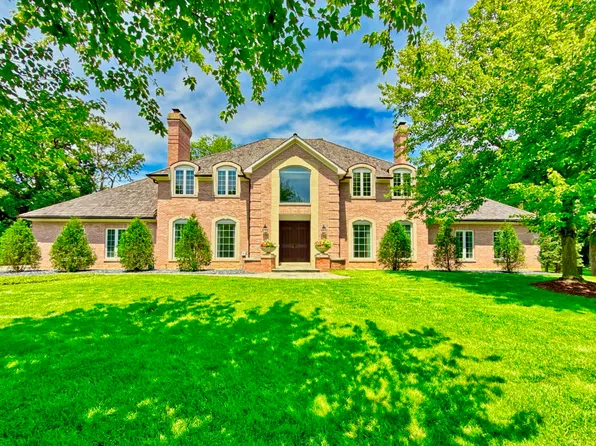 560 Jacqulyn Ln, Lake Forest, IL 60045
