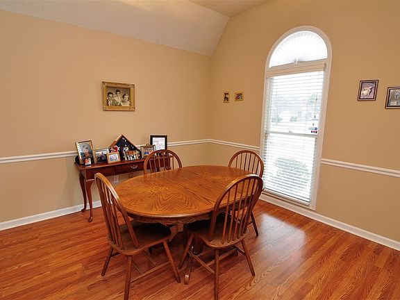 4th image of 8581 Timber Creek Dr