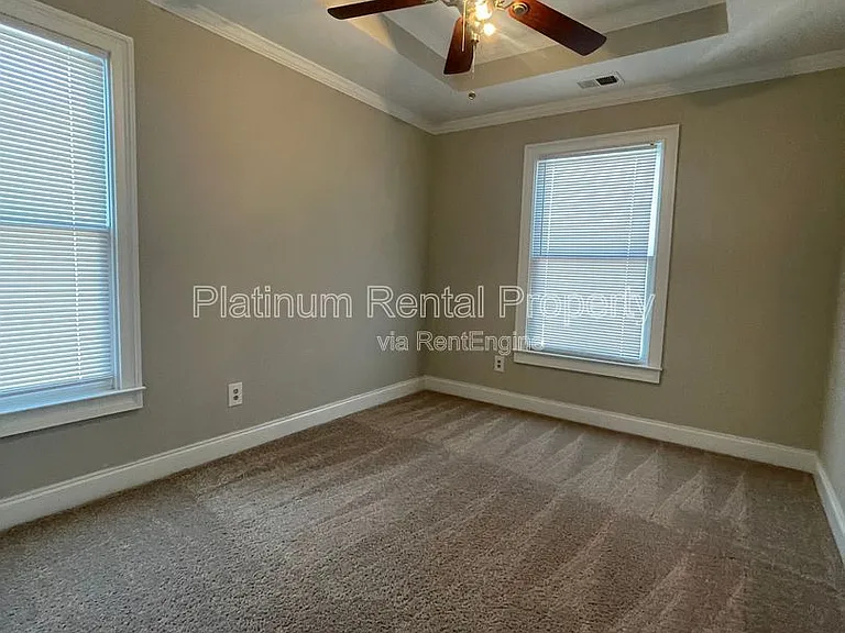 750 Terry St SE — Photo 38