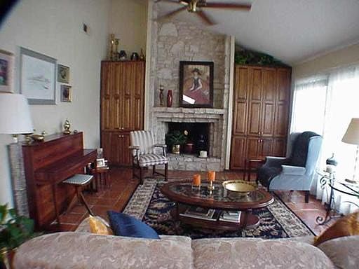 2nd image of 16204 AVENIDA DEL LUNA #16204