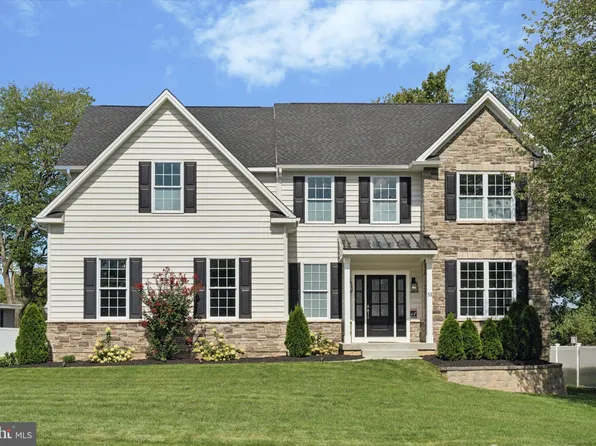 51 Tanglewood Dr, Langhorne, PA 19047