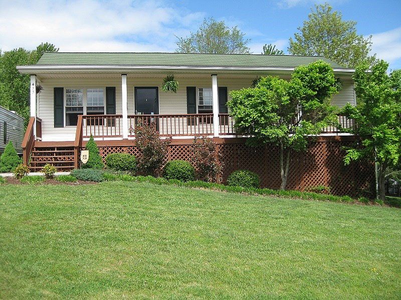 1st image of 455 Village Ln