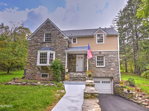 735 Main St, Newfoundland, PA 18445