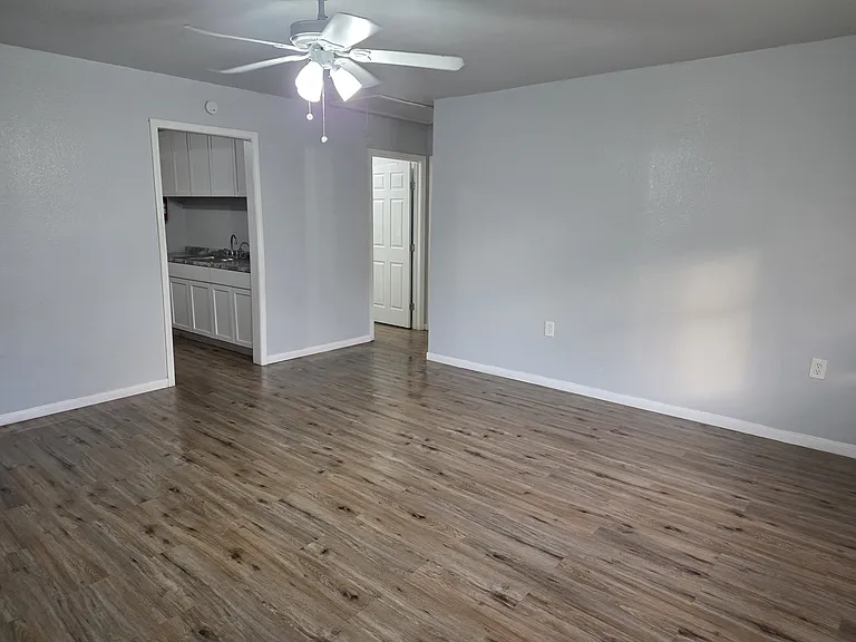 485 Garland St — Photo 3