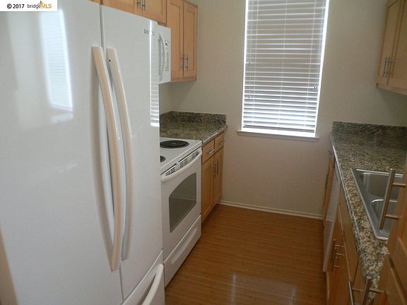 5th image of 85 Marina Lakes Dr
