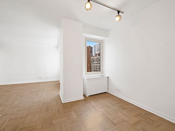 5th image of 303 E 57th St APT 11-A
