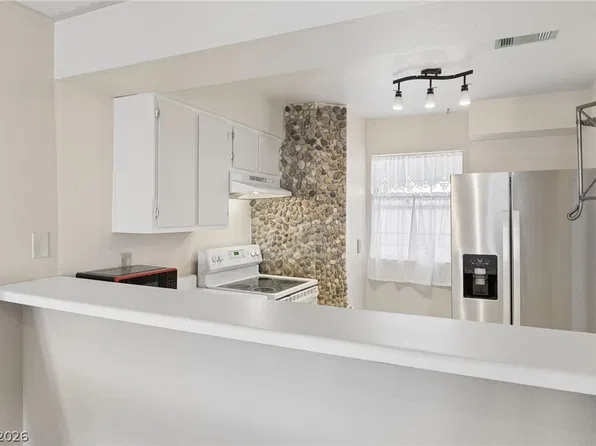 2060 Mesquite Ln APT 303, Laughlin, NV 89029