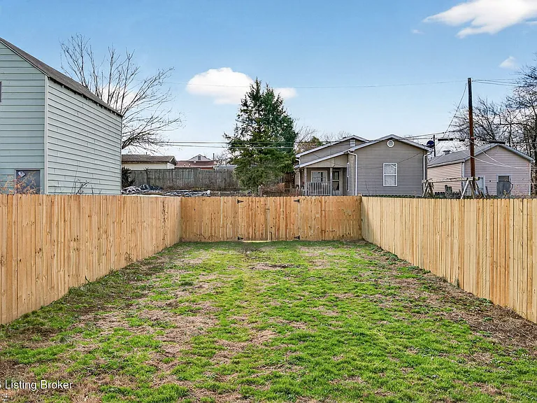 914 Ash St — Photo 41