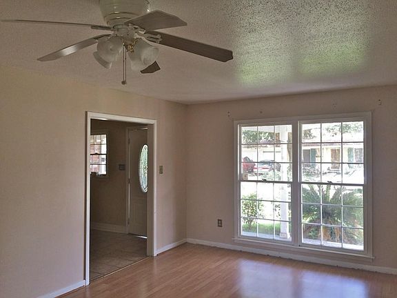 4th image of 848 Kathy Dr