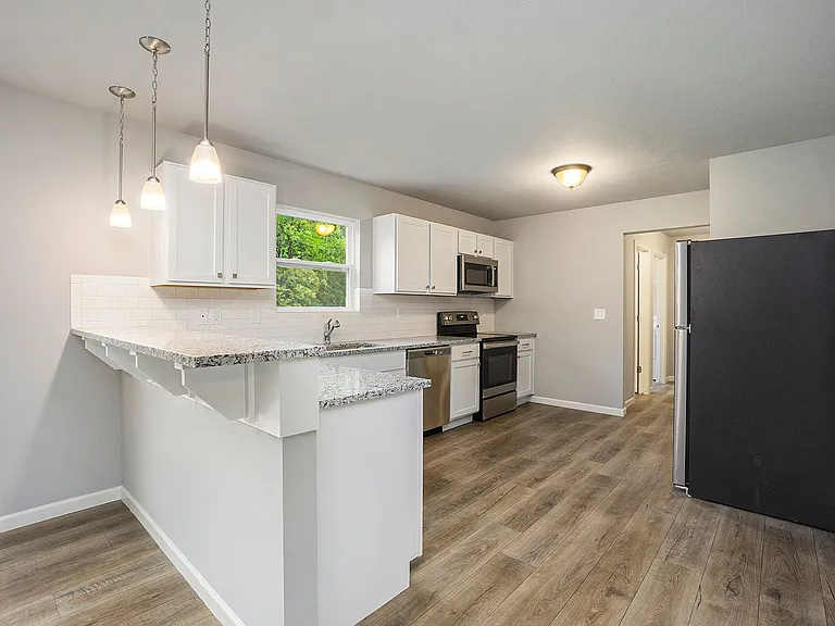 613 Courtyard Pl — Photo 4
