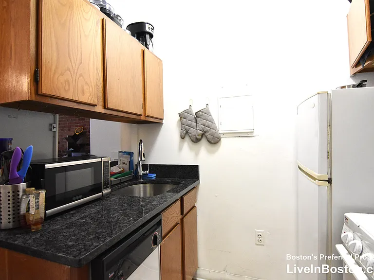 Hemenway St — Photo 6