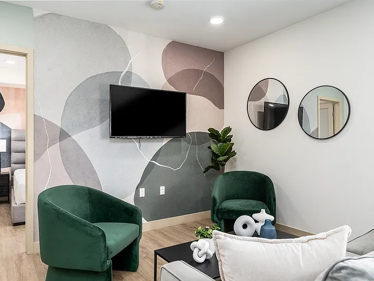 Lido Apartments - 1532 Brockton Ave — Photo 5