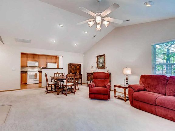 4th image of 434 Charlescarn Dr