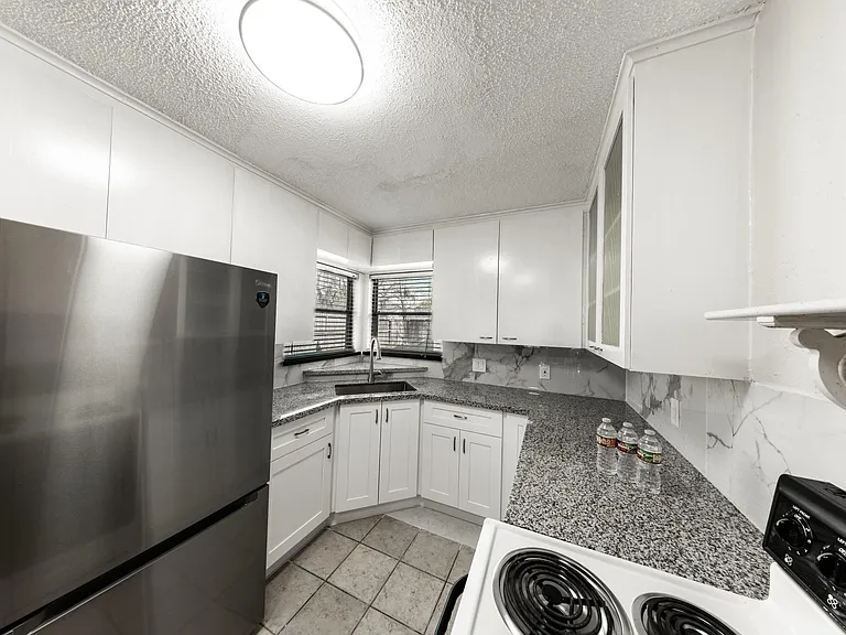 4710 Glenmont St — Photo 11