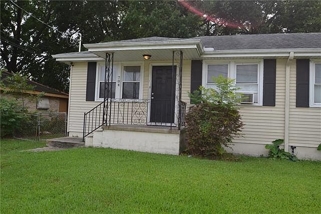 1st image of 704 Dimitri Ave