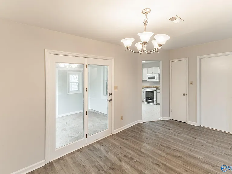 401 Hobbs Rd SE — Photo 20