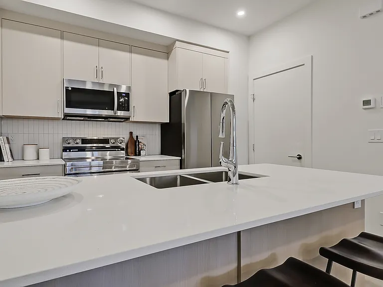 3408 37th St SW #310 — Photo 1
