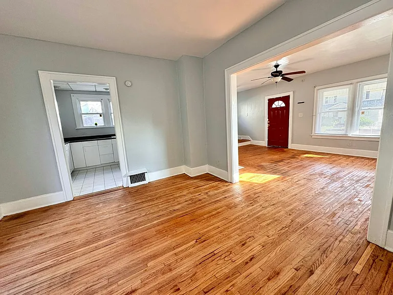 1735 Wyndhurst Rd — Photo 5