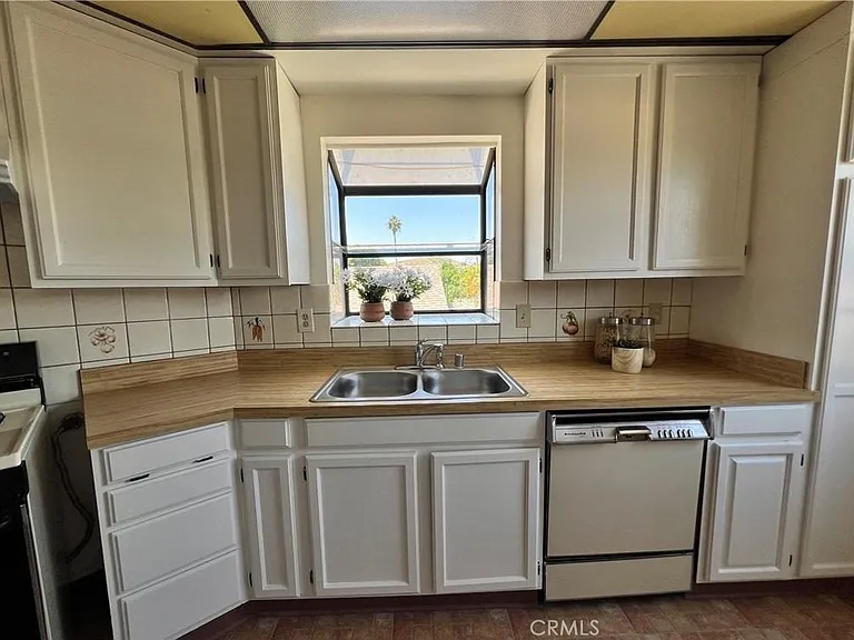 5034 Templeton St #A-EL — Photo 6