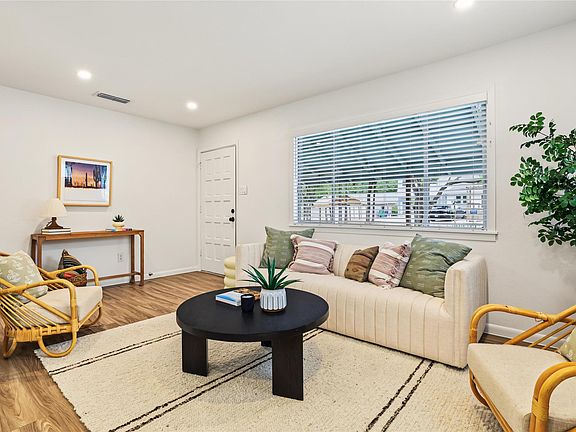 4th image of 9802 Zion Way