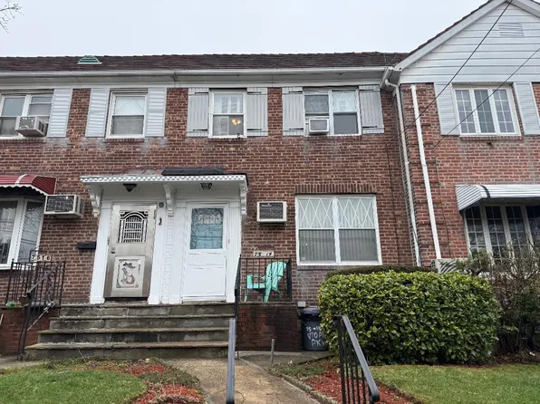 75-14 Utopia Parkway, Fresh Meadows, NY 11366