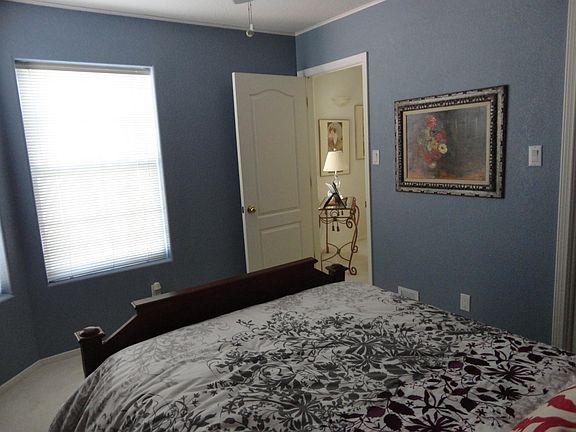 Guest or 3rd Bedroom