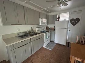 558 Punaa St, Kailua, HI