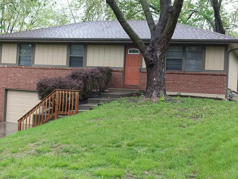 1311 Washington St — Photo 1