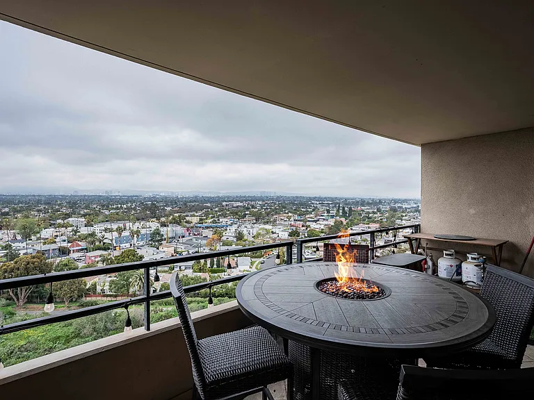 4316 Marina City Dr #927C — Photo 2